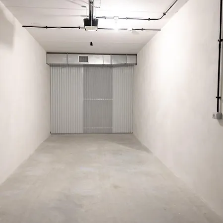 Ebony I Local Rentss *