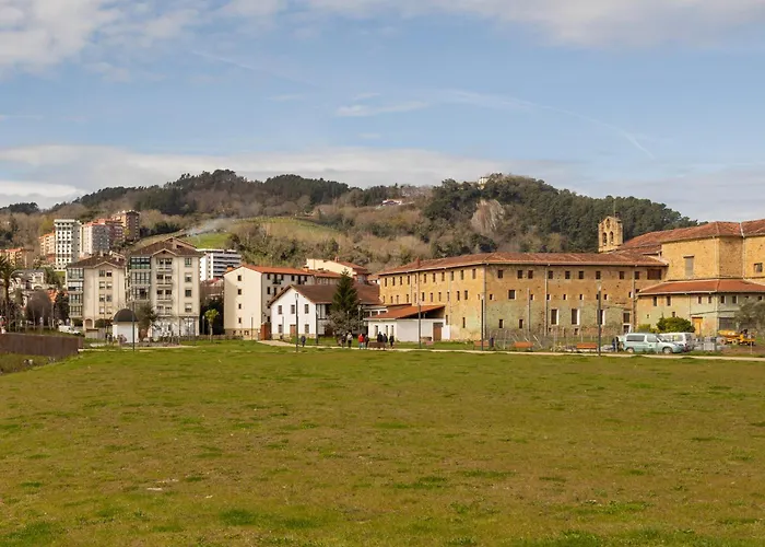 Ebony I Local Rentss Apartment