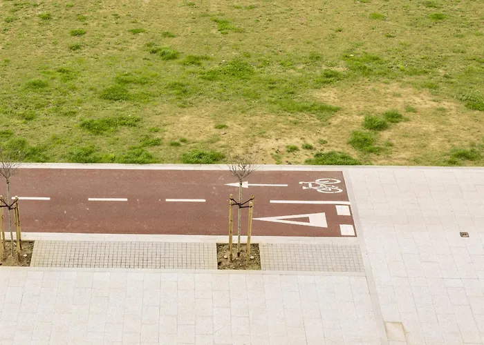 Ebony I Local Rentss Apartment